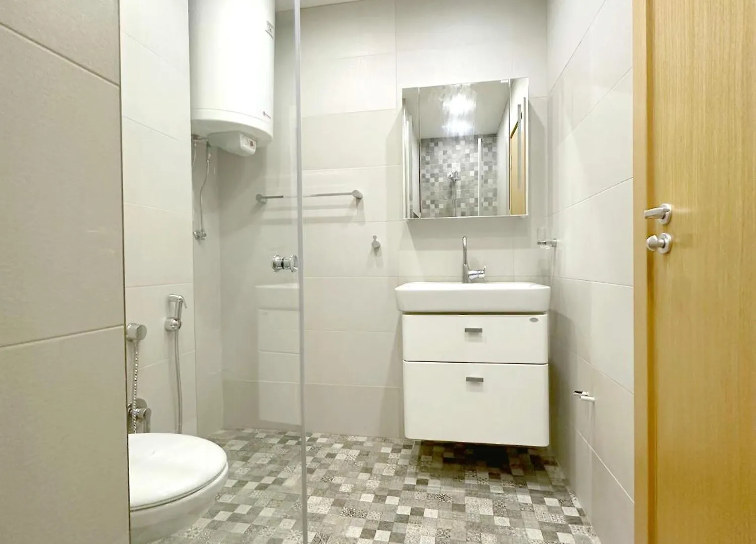 Old City Views - Luxury 2Bdr Apt & Free Parking София 0*,