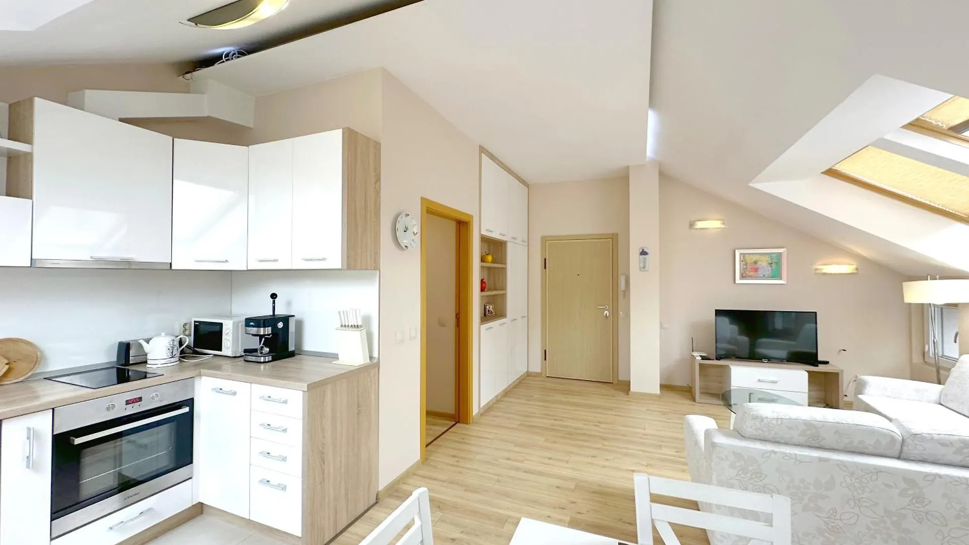 Old City Views - Luxury 2Bdr Apt & Free Parking София 0*,  Болгария