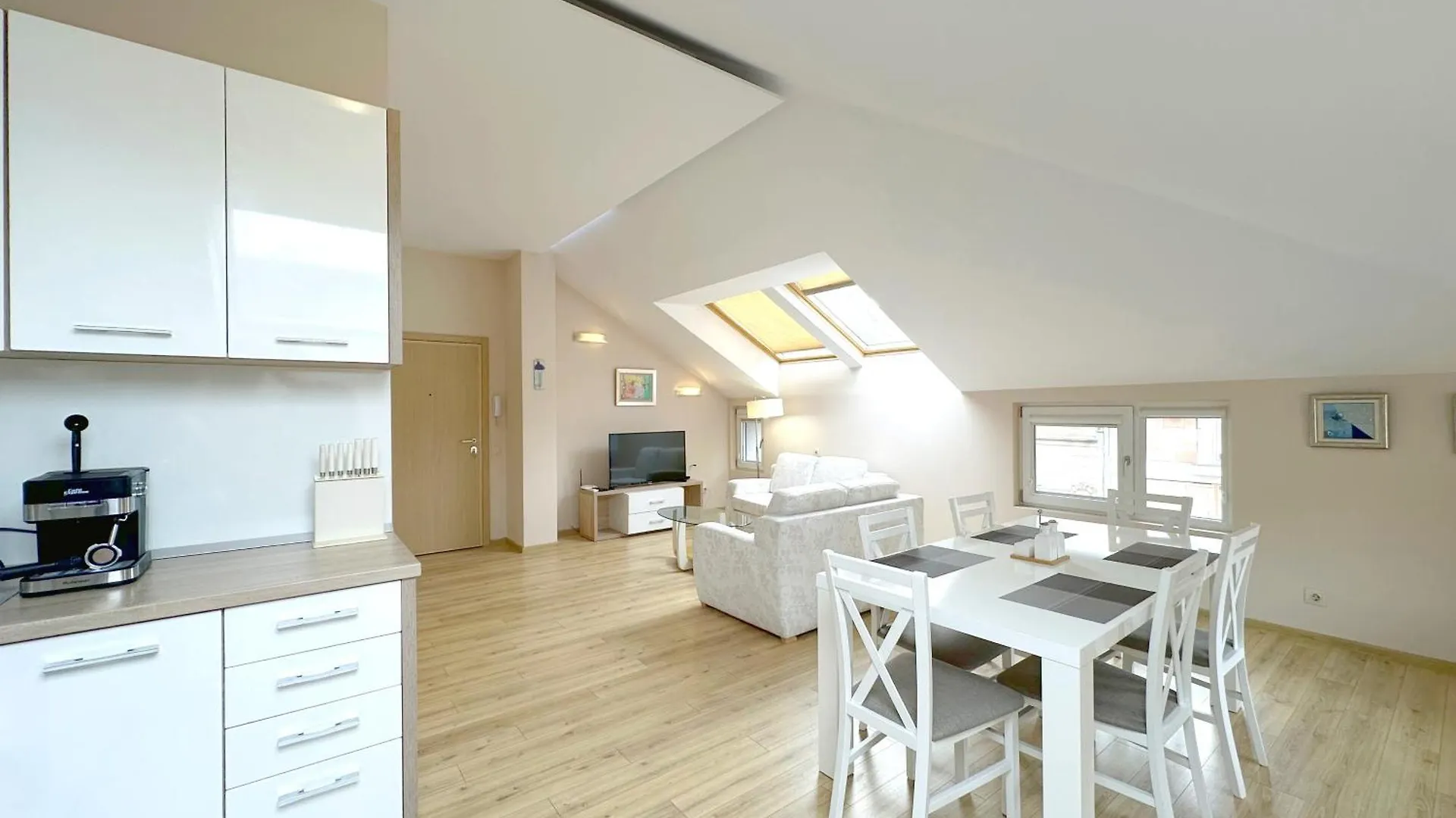 Old City Views - Luxury 2Bdr Apt & Free Parking Apartamento Sófia