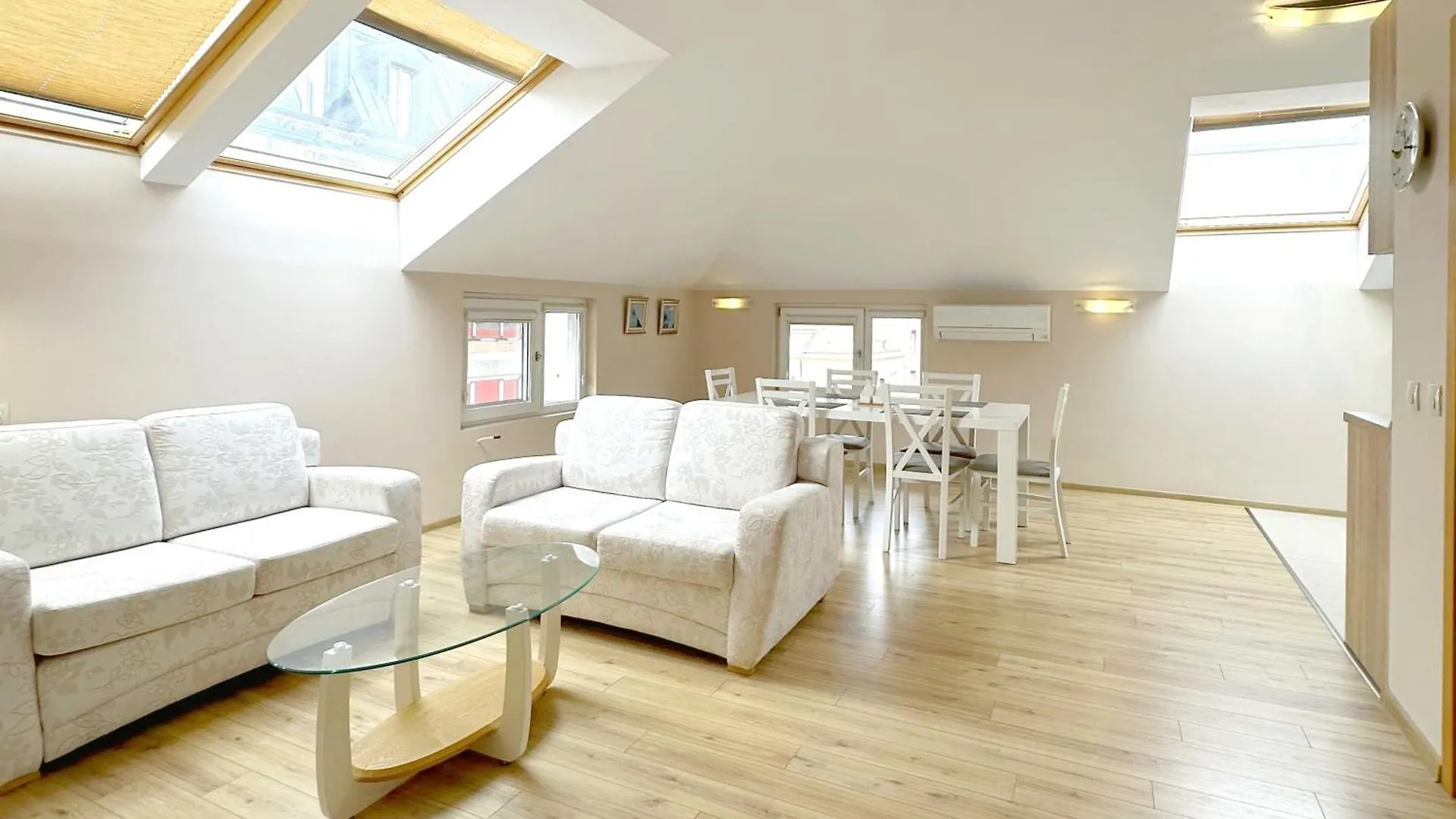 Apartamento Old City Views - Luxury 2Bdr Apt & Free Parking