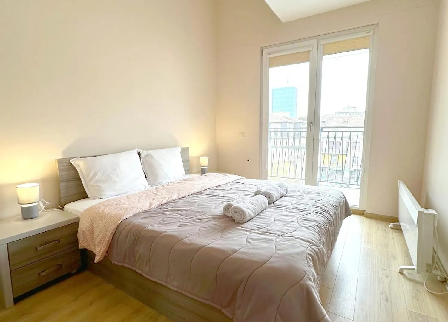 Old City Views - Luxury 2Bdr Apt & Free Parking
