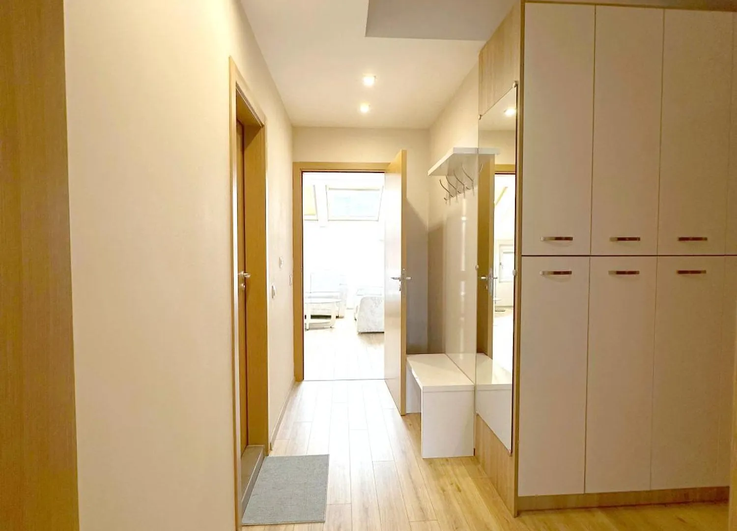 Old City Views - Luxury 2Bdr Apt & Free Parking